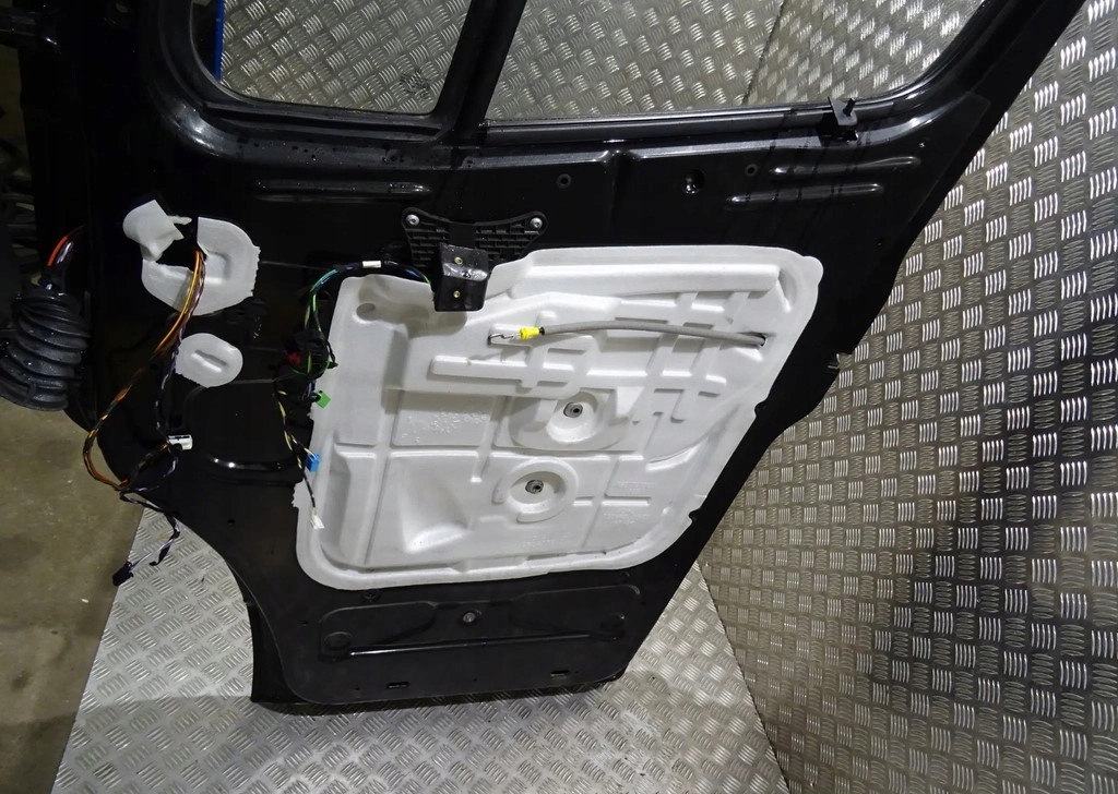 фото №3, Mercedes sprinter w910 дверь правое перед