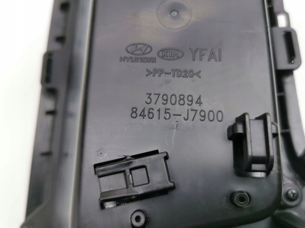 фото №10, Kia ceed 2019 рамка рычаг переключения передач  84615j7900