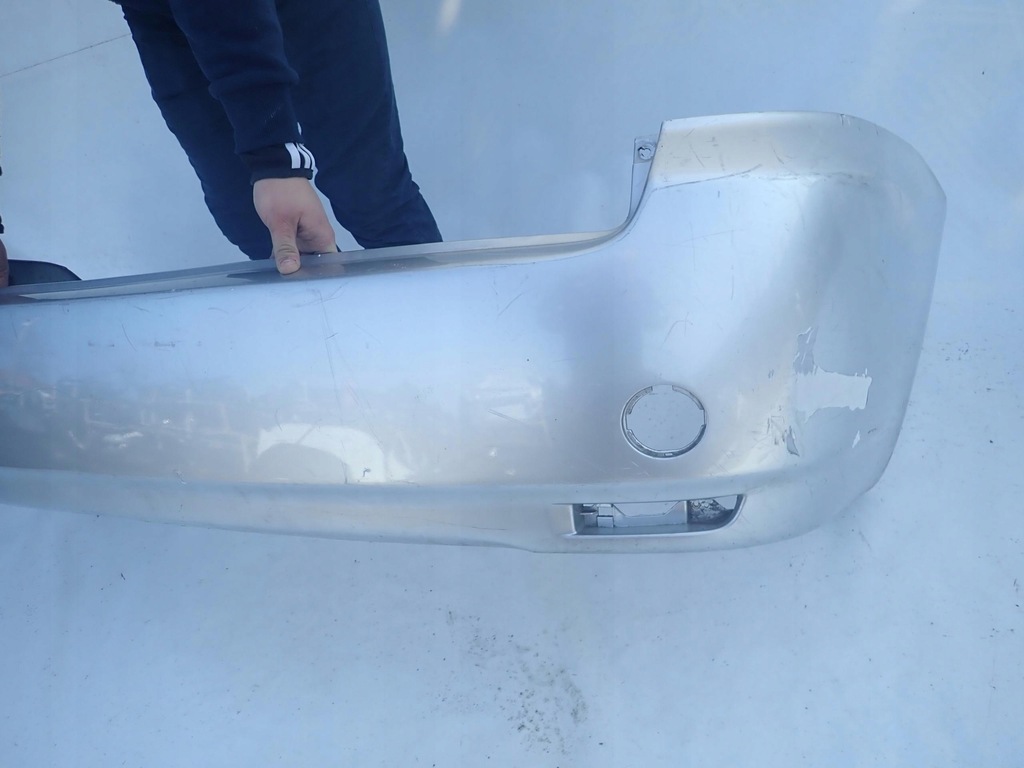 фото №8, Toyota avensis verso 02-04 бампер задня задній