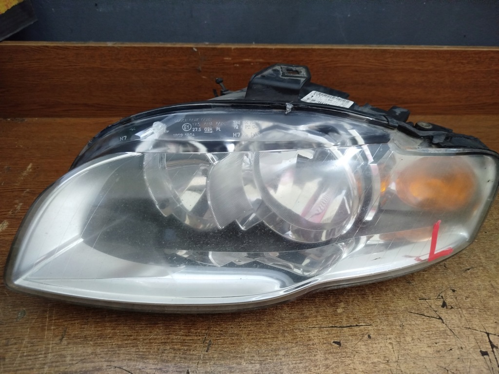 фото №1, Лампа ліва перед uk audi a4 b7 2006 8e0941003ak