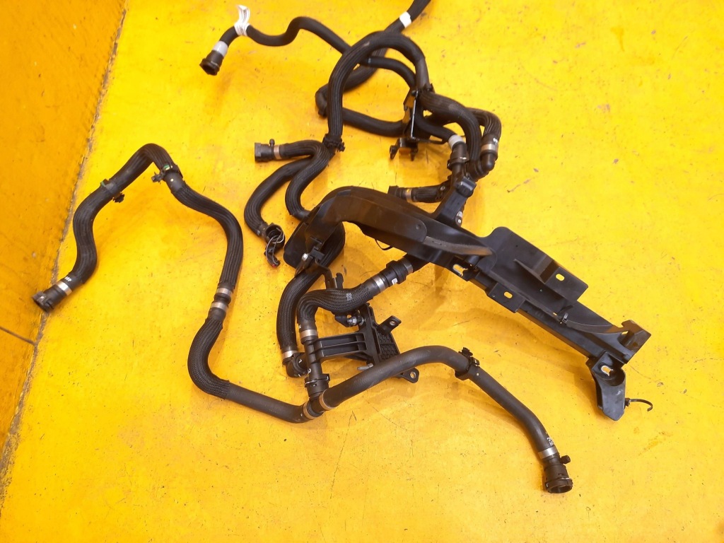 Peugeot 5008 iii электроклапан помпа воды шланги комплект 9851965080 Оригинал