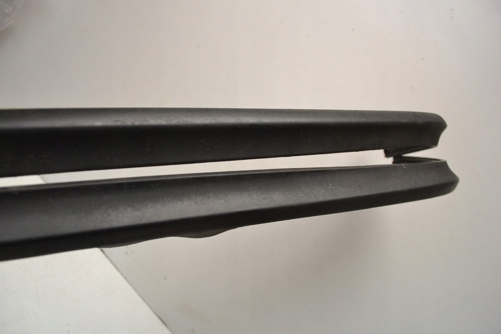 фото №7, Mercedes w123 накладки pod лампы задние чёрные