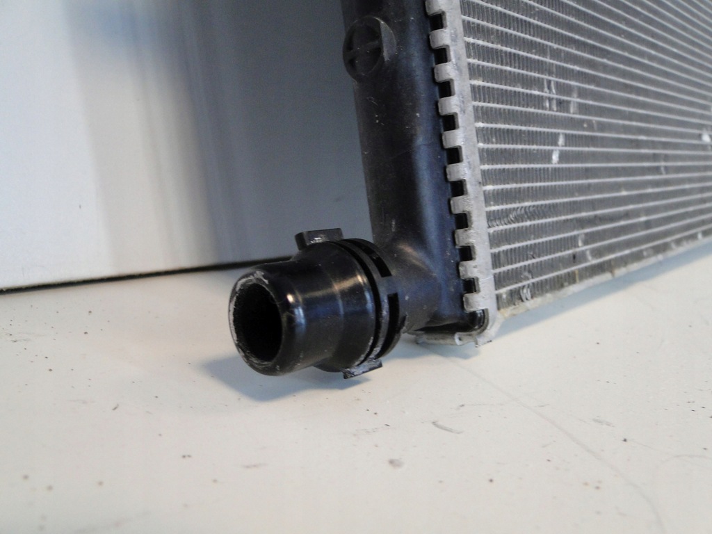 фото №10, Mercedes e klasa 214 w214 cle 236 c236 дополнительная радиатор wody жидкость