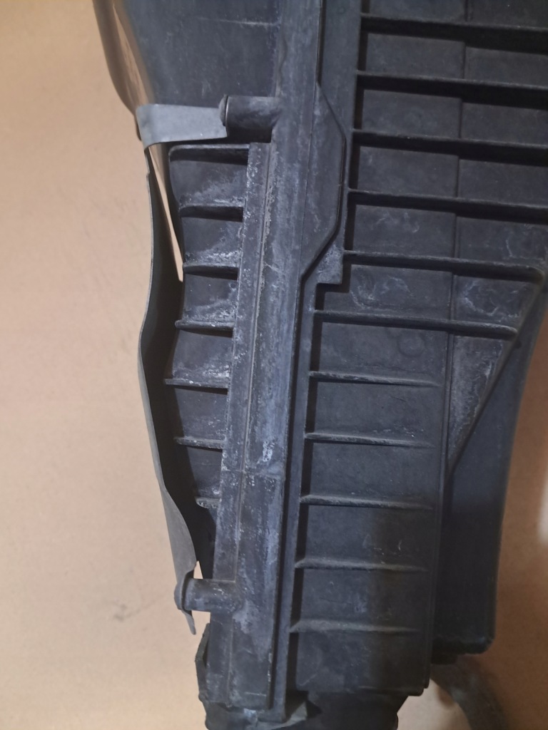 фото №11, Корпус фільтра повітря q7 4l touareg 3.0 tdi 7l6129601q