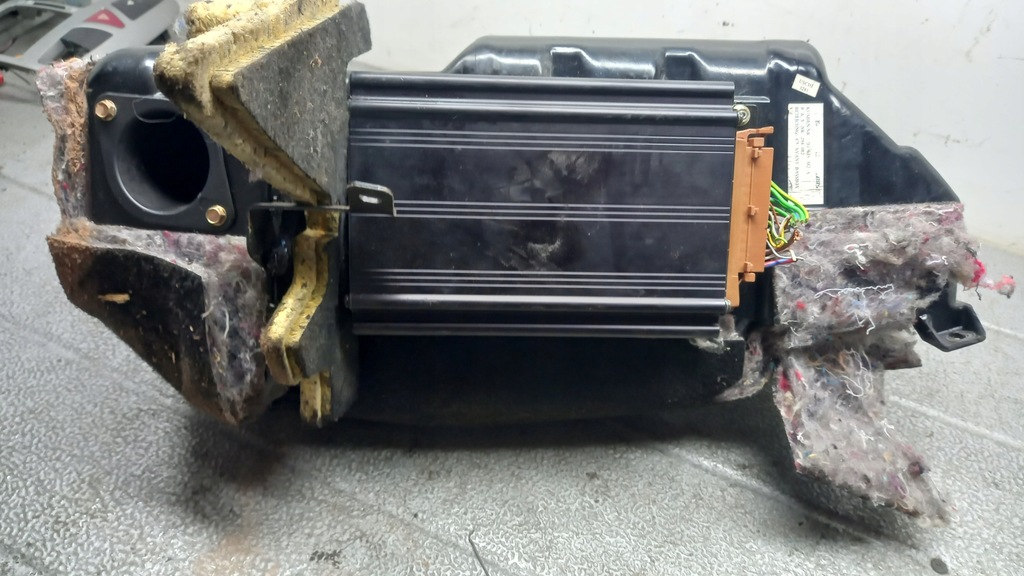 фото №3, Сабвуфер audi a6