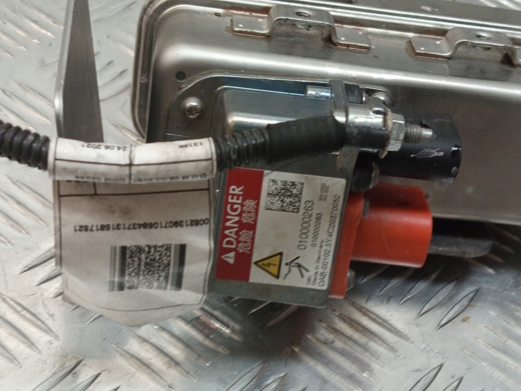 фото №11, Fiat оригинальный номер 68400740ad 500e радиатор аккумулятора аккумулятор