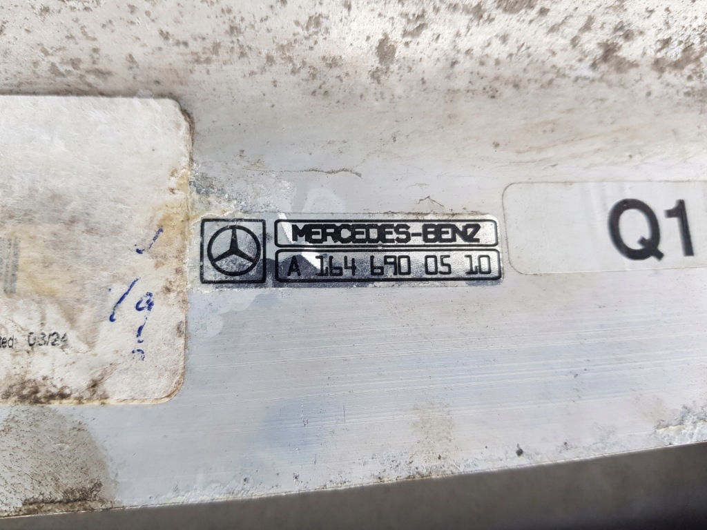 Лівий поріг mercedes ml w164 накладка накладка в Україні