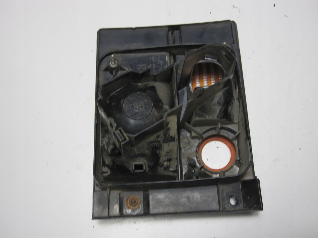 фото №8, Лампа задня права кришка багажника vw vento 5d sedan 93 113