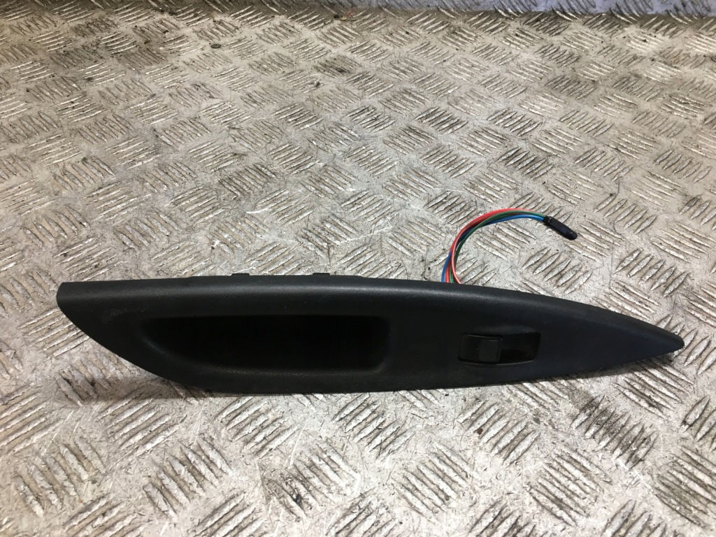 фото №1, Mazda 6 кнопка стекло правый задняя gj6a-685l1