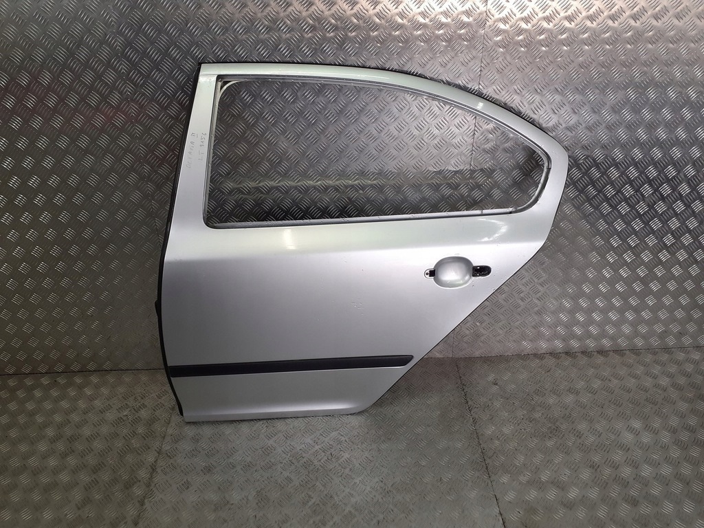 фото №1, Дверь левый задняя skoda octavia ii 9156 hb