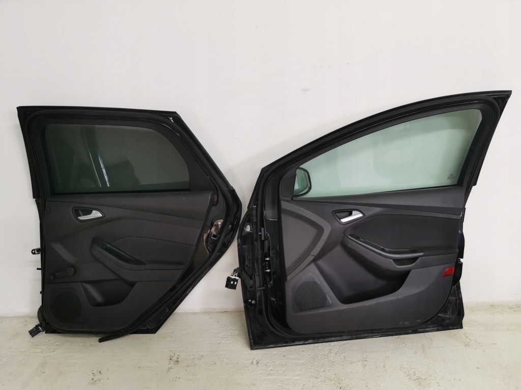 Интеркулер, дверь, крышка багажника задний , ford focus mk3 Доставка