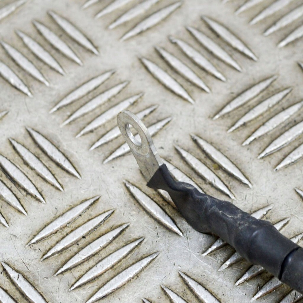 фото №5, Mercedes-benz eqc 2020 plus / клема / шланг акумулятор