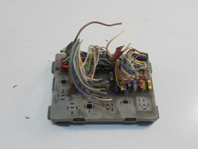 фото №1, Peugeot 405 87-93 коробка предохранителей 1,9b