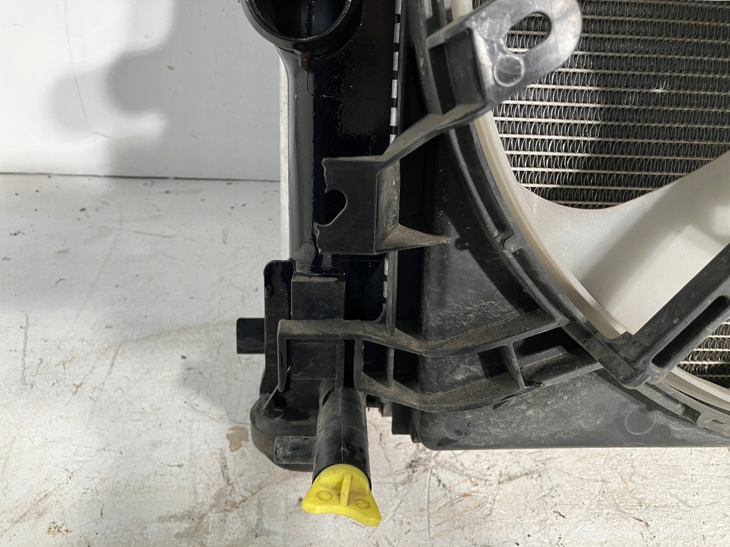 фото №9, Yaris iv 1.0 радіатор wody кондиціонера вентилятори комплект