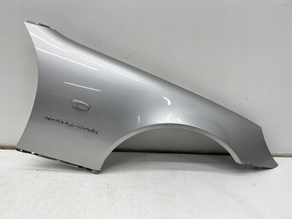 фото №1, Mercedes slk-klasa r170 крыло перед правый передний 170