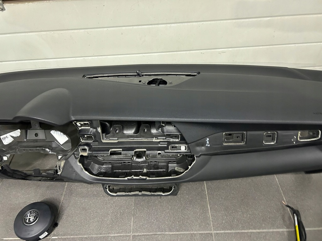 фото №3, Alfa romeo stelvio консоль ремни подушки безопасности демонтаж подушка безопасности