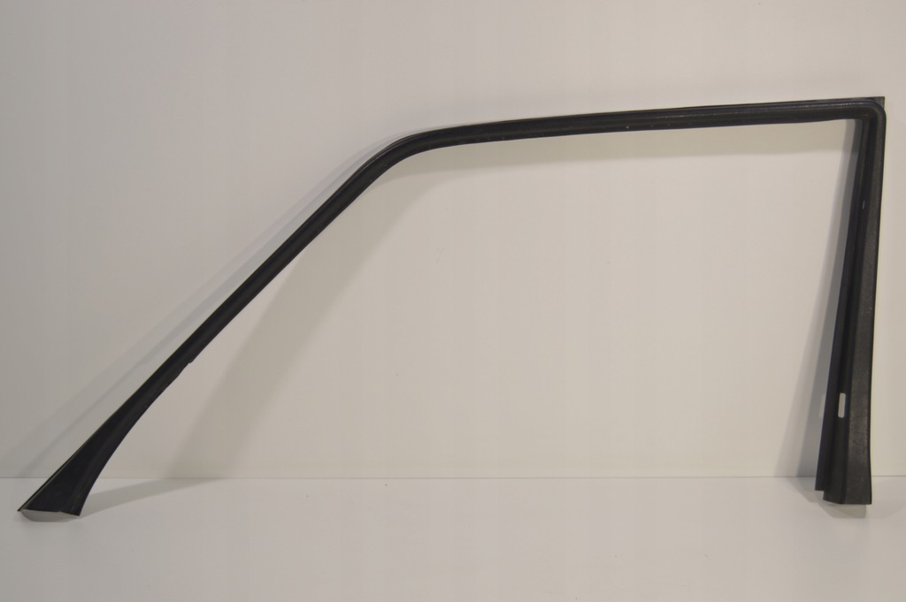 фото №1, Рамка дверь стекло обивка правый перед mercedes w126 lift 1267250471