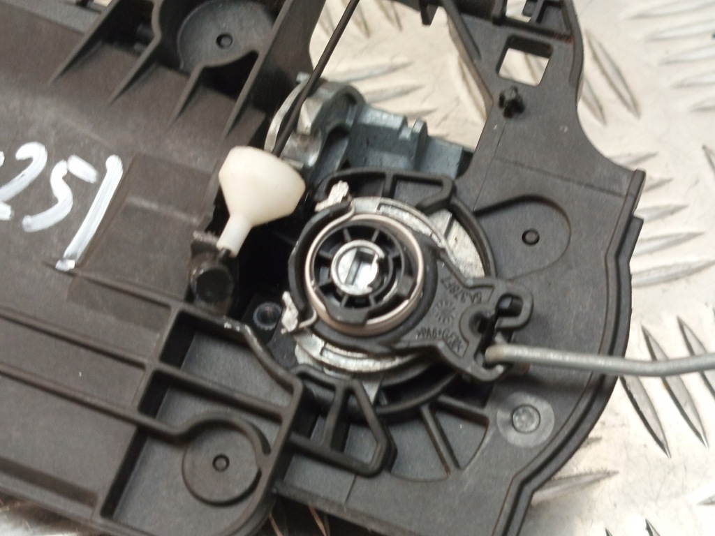 фото №10, Bmw i4 g26 x1 u11 x2 u10 кронштейн наружной ручка левый 5a68ee7