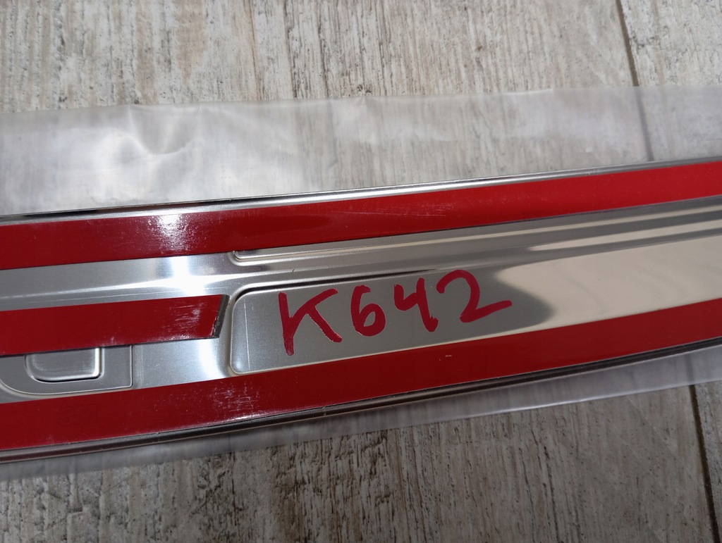 фото №6, Молдинг накладка бампера задняя dacia duster ii 8201700249 nowa оригинал