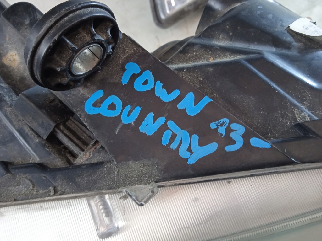 фото №11, Town country v 10-20 лампа передняя usa правая 05113336ae