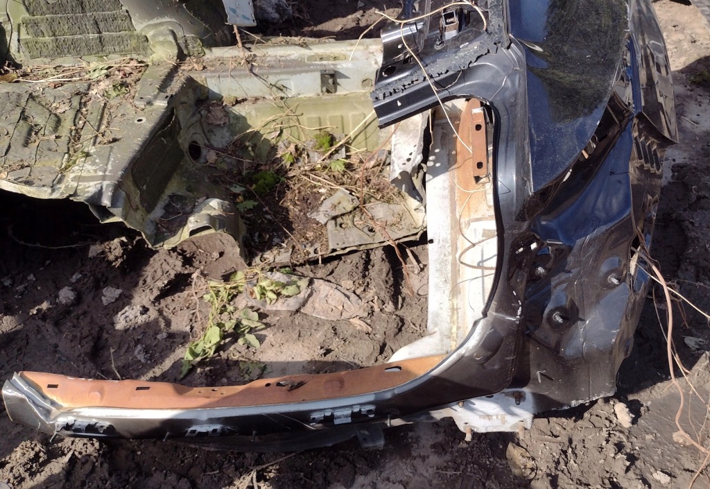 фото №2, Mazda 3 sedan чверть права задня блок двигуна поріг