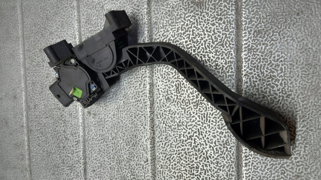 фото №6, Потенциометр газа fiat punto ii 03r 1.2b 0281002325