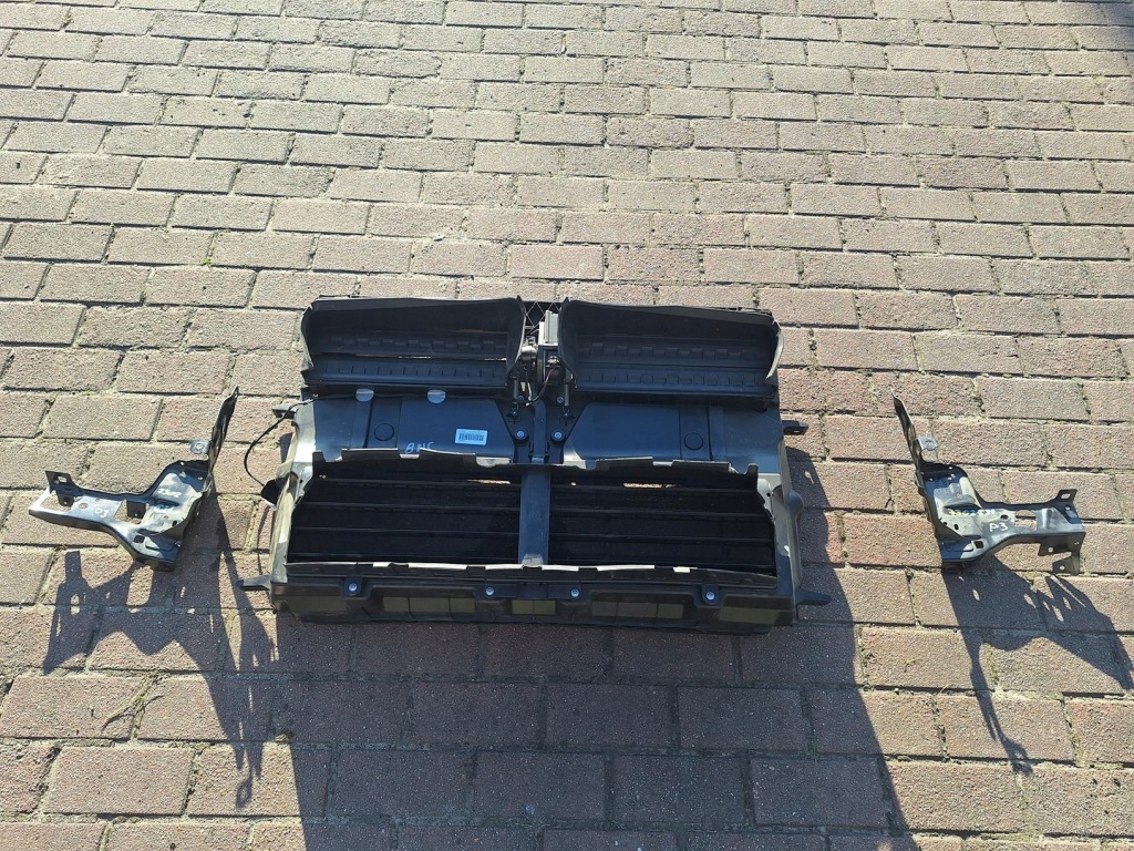 Купити Bmw f45 f46 жалюзі шторка ремінь кронштейн впуск панель фари лівий правий