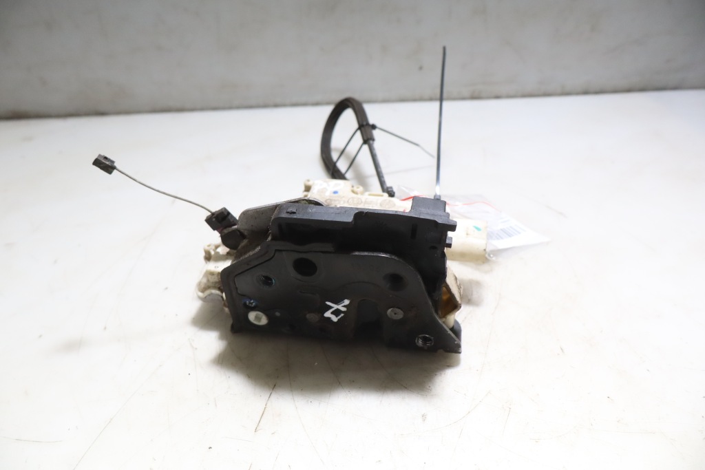 фото №3, Замок правый перед дверь seat leon ii lift