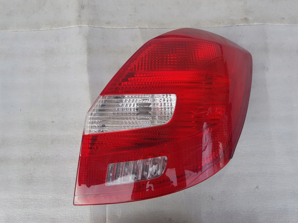 фото №1, Skoda fabia ii лампа правий задня 5j6945112