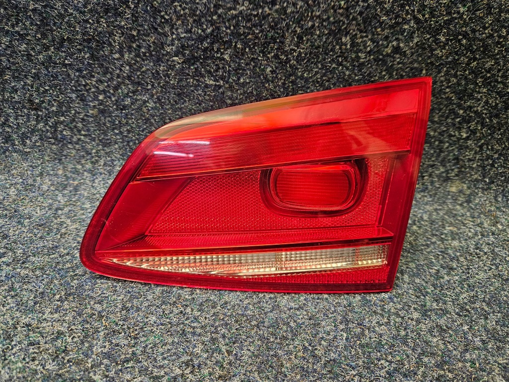 фото №1, Vw passat b7 kombi лампа задняя w крышка правая