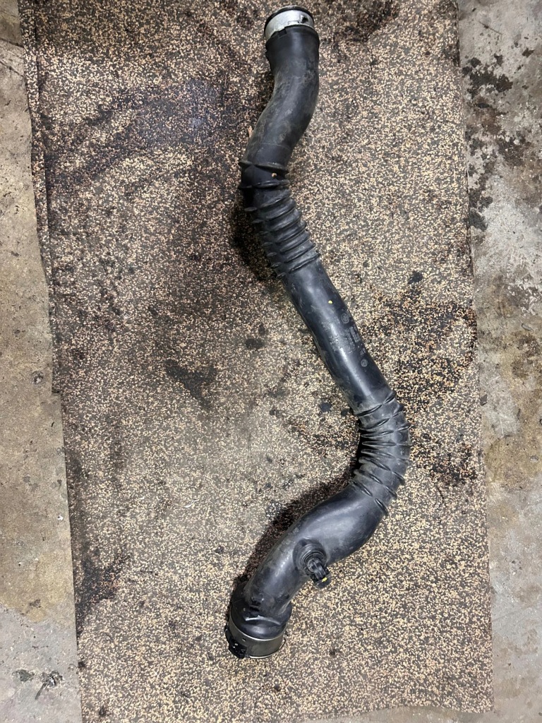 фото №2, Bmw 3 e90 e91 2007 патрубок / труба інтеркулер