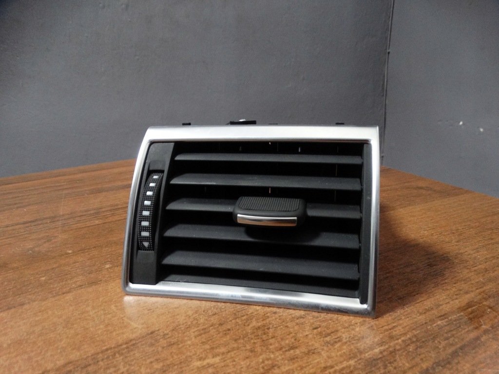 фото №1, Ideal решітка обдув консолі ліва audi a8 d4 1