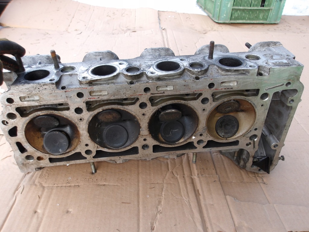 Головка двигуна mercedes w124 w201 2.0 1020166601 Оригінал