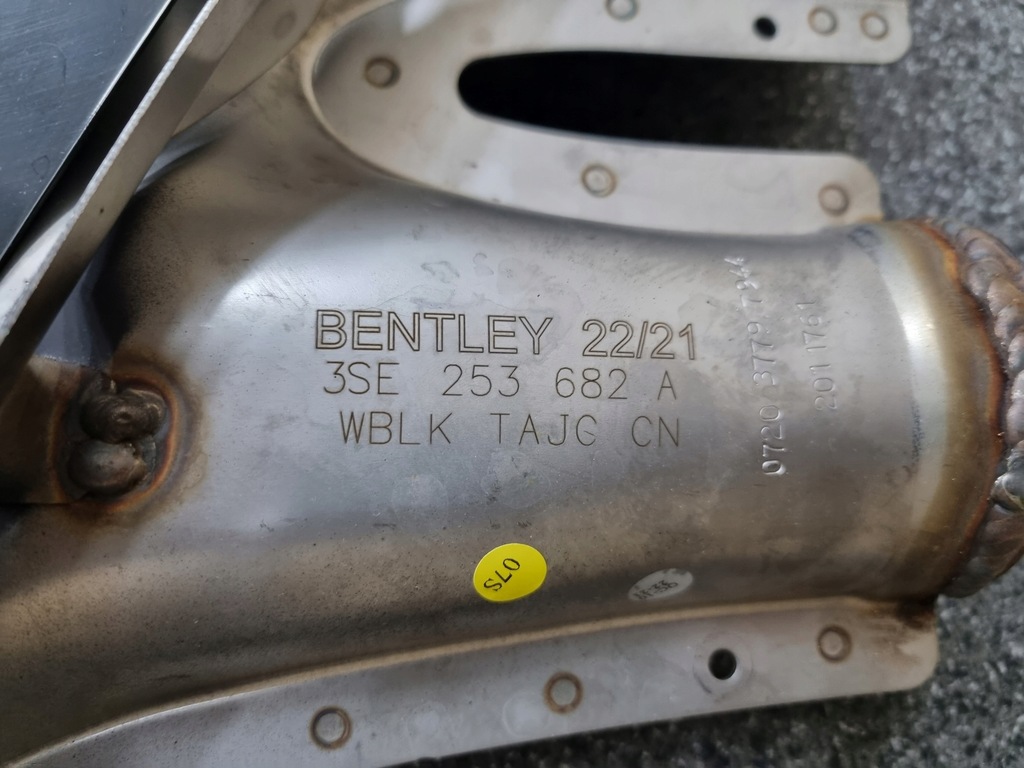 фото №10, Bentley flying spur 2022 насадки выхлоп глушителя