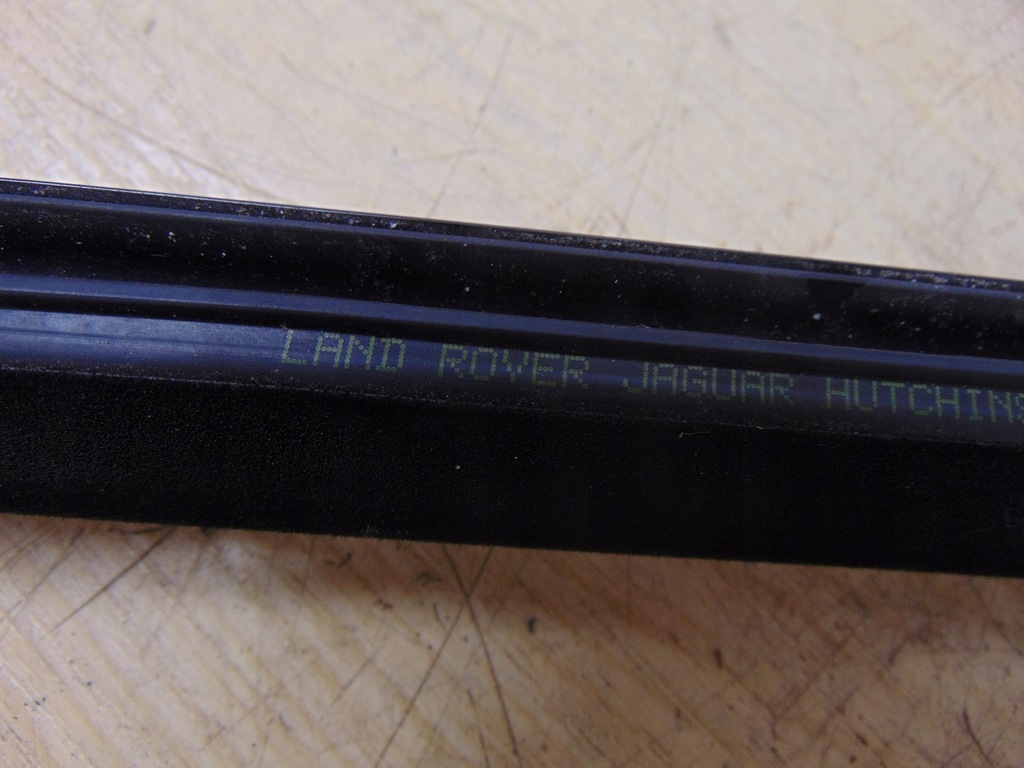 фото №7, Молдинг боковая уплотнитель jaguar f-pace hk83