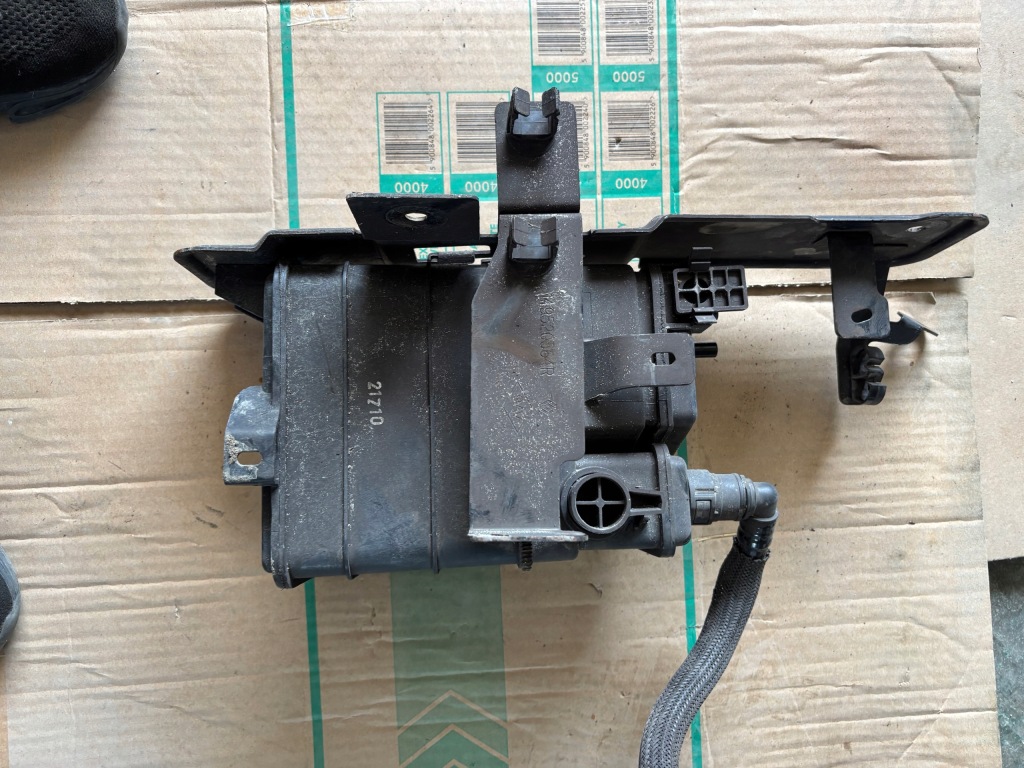 Купити Фільтр вугільний пального renault arkana 1.3 tce 149503995r