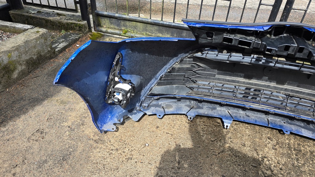 фото №7, Toyota yaris iii lift hybrid 17-20 бампер передний оригинал хороший