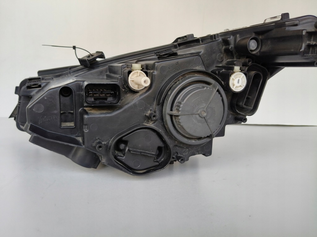 Лампа правая фара bmw i3 13- led Киев