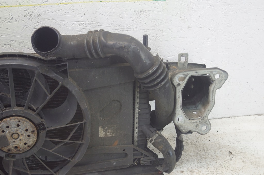 фото №12, Pas передній радіатор volvo v50 2.0d