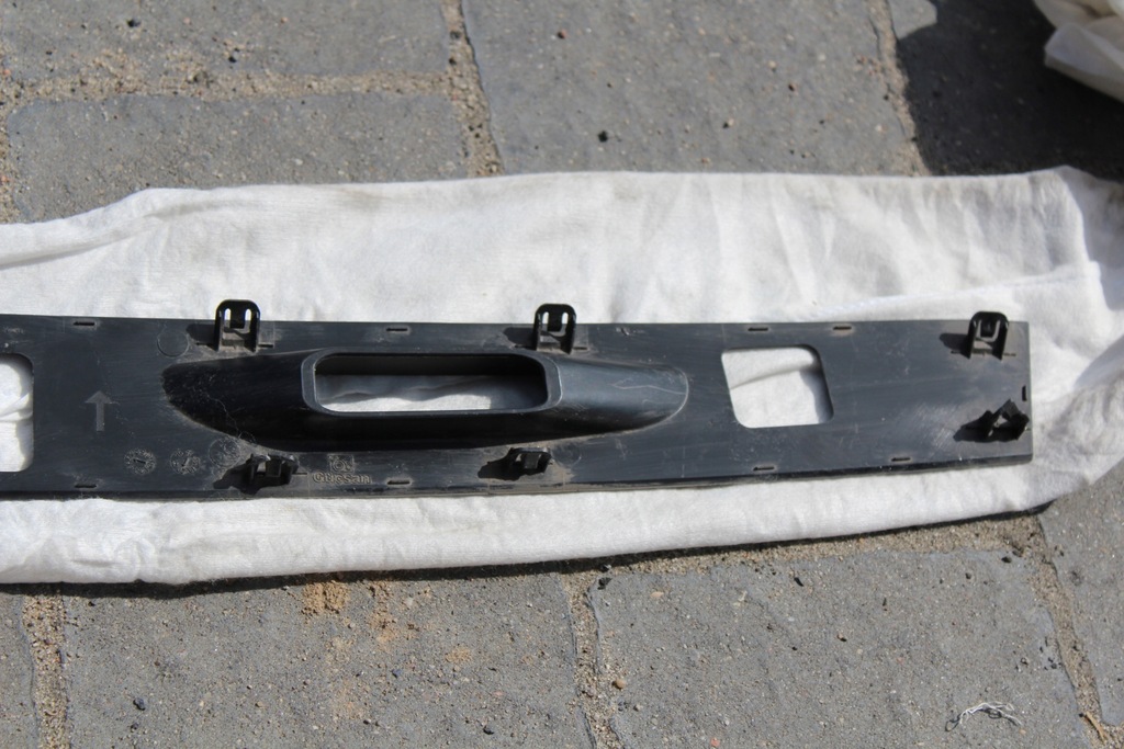 фото №8, Corolla e21 sedan молдинг багажника 76827-02090