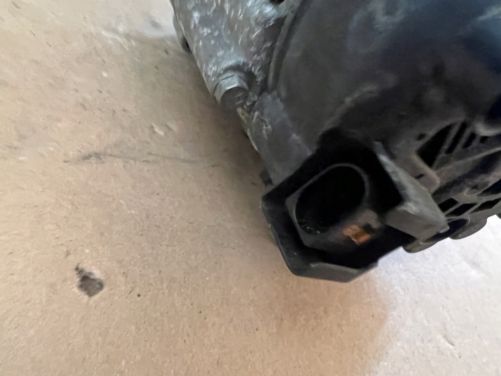 Mercedes w212 генератор a009068504 Недорого