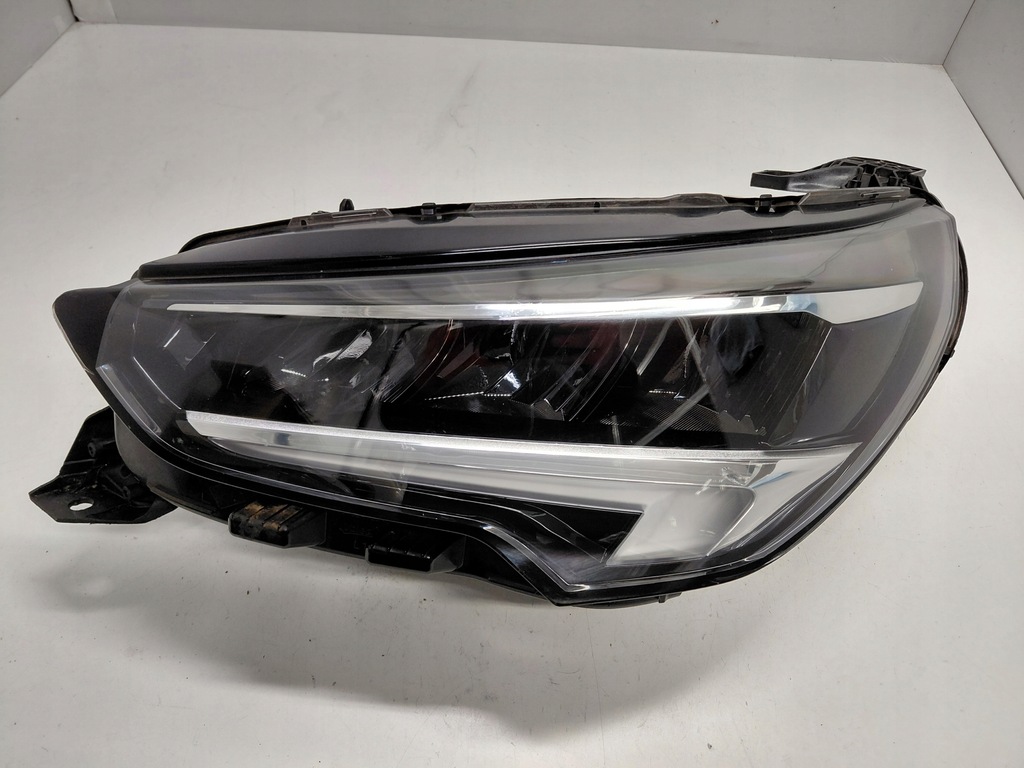 фото №1, Opel corsa f led лампа ліва