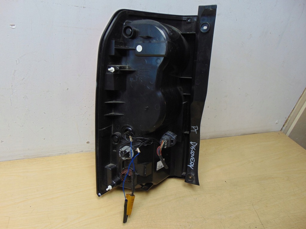 фото №11, Лампа права задня land rover discovery iii iv europa