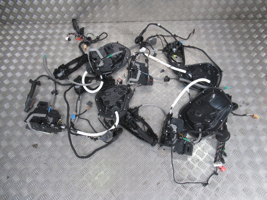 фото №1, Audi rs6 a6 4k доводчики замки жгут дверь комплект