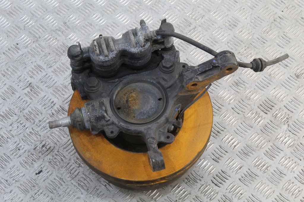 фото №2, Поворотный кулак ступица правый перед master iii 3 lift rwd