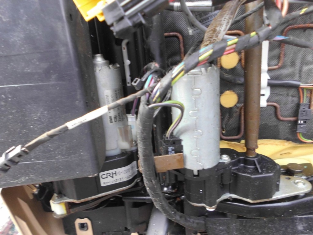 фото №5, Подголовник сиденье левый правый bmw x3 e83 lift моторчик