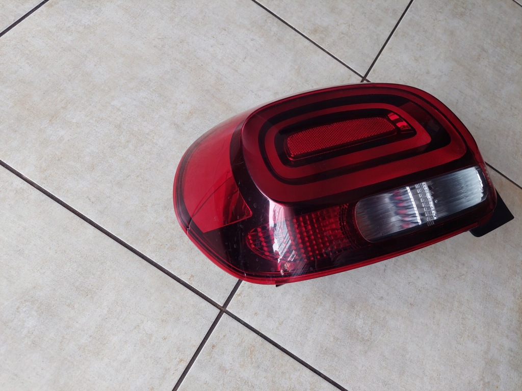 фото №3, Левая лампа задняя --- citroen c3 iii - 2016