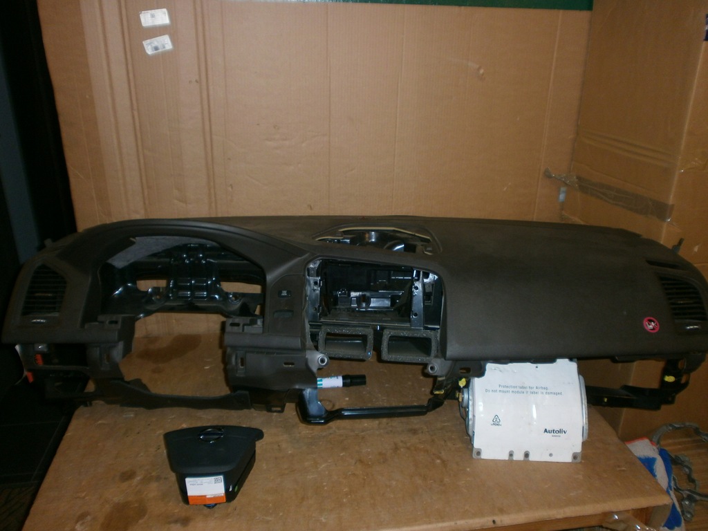 фото №1, Приборная панель приборная панель консоль do volvo xc60 коричневая!