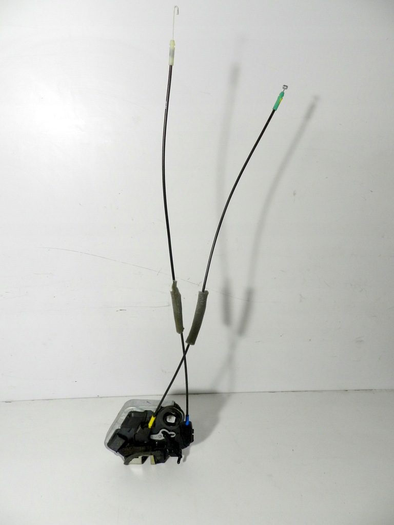 фото №1, Toyota corolla verso ii 04-09 замок двері лівий задня 8 pin