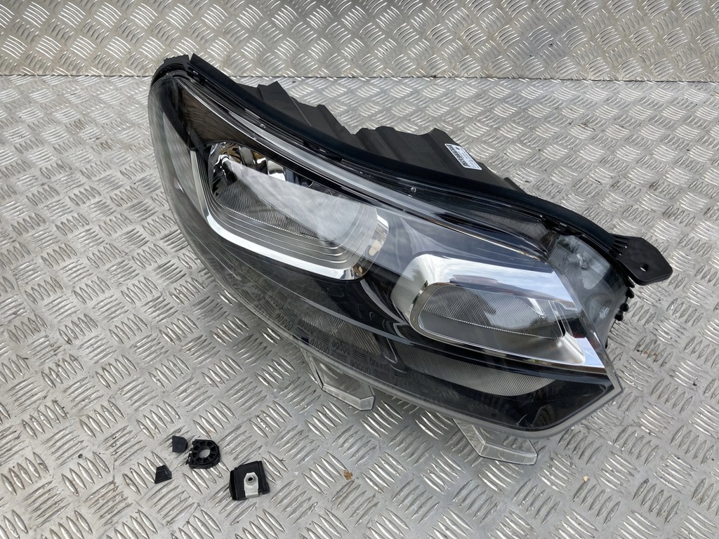 фото №1, Лампа правий перед expert traveller 16-